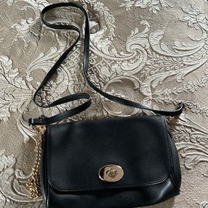 Ladies leather Coach purse.   NWOT